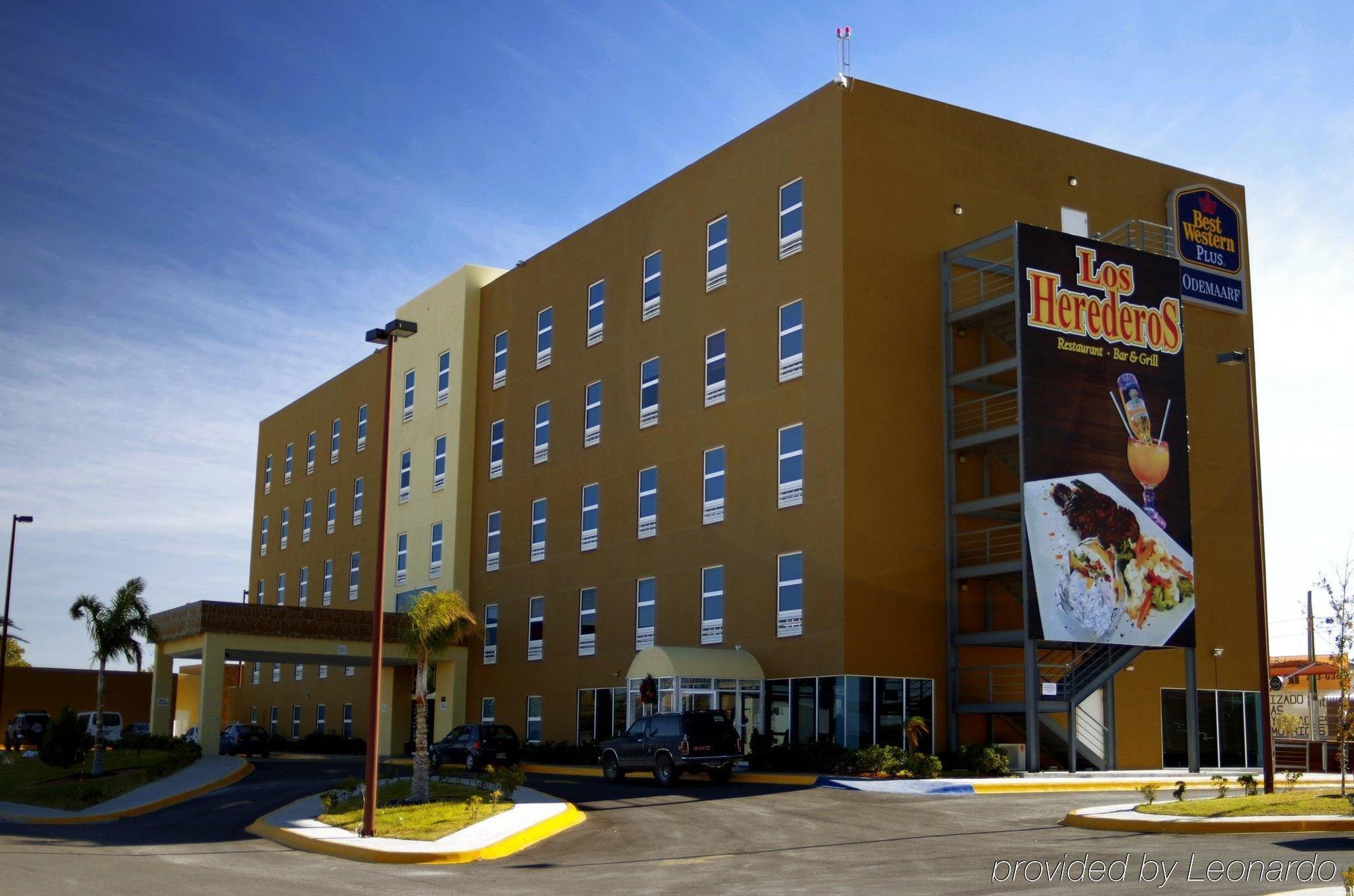 Best Western Plus ピエドラス・ネグラス エクステリア 写真