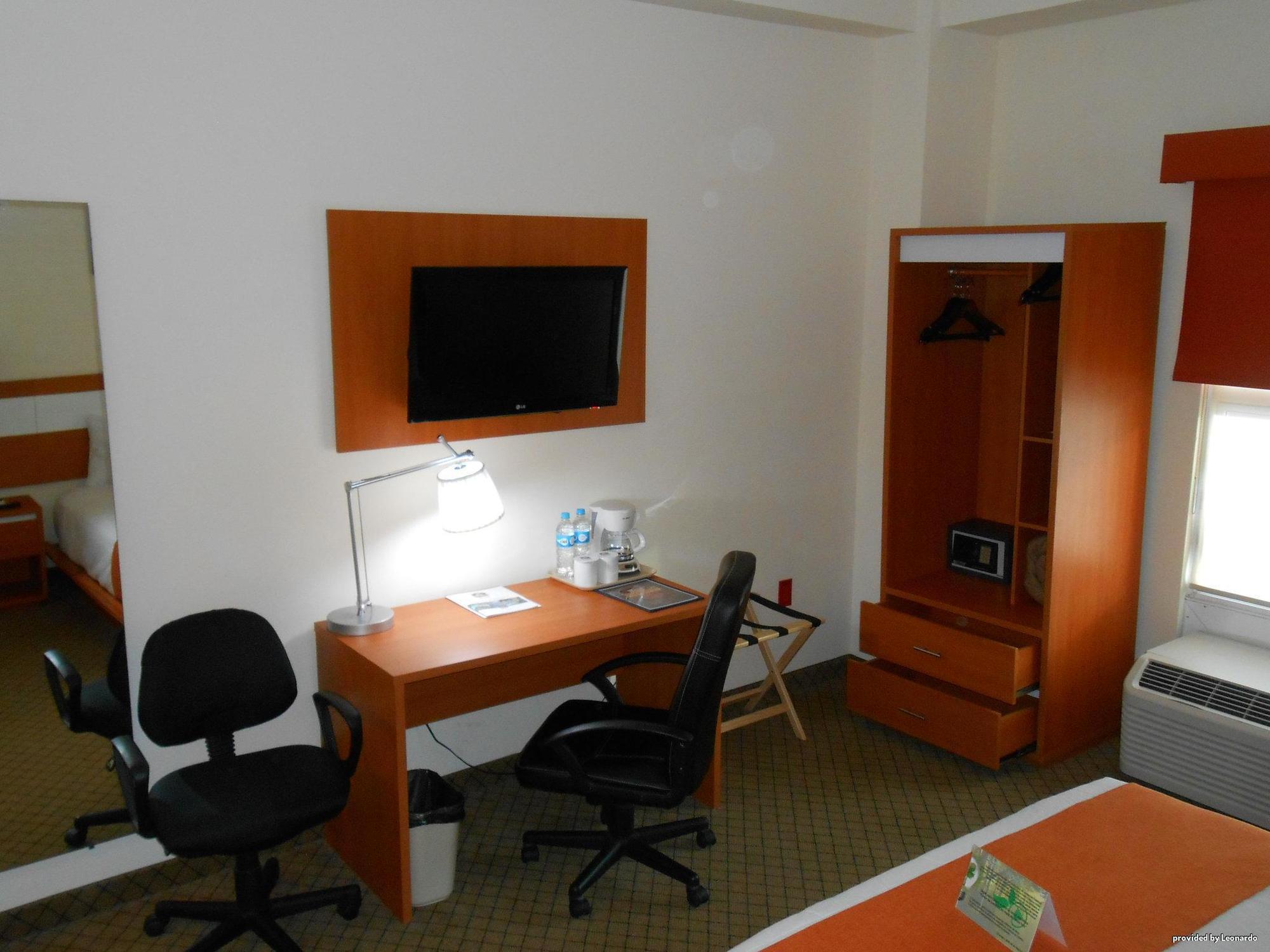 Best Western Plus ピエドラス・ネグラス エクステリア 写真