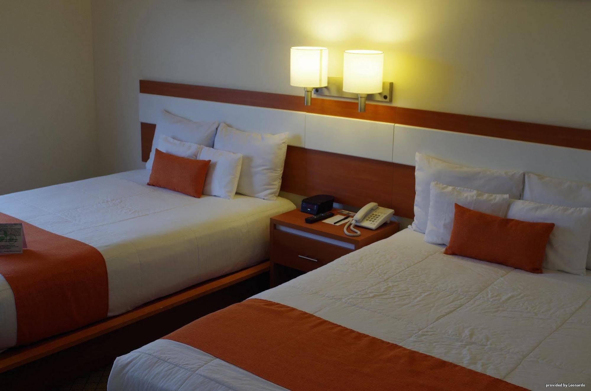 Best Western Plus ピエドラス・ネグラス エクステリア 写真